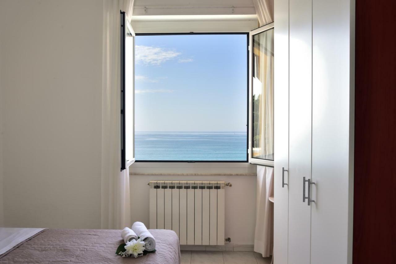 レーリチIl Faro Dei Poetiアパートメント エクステリア 写真