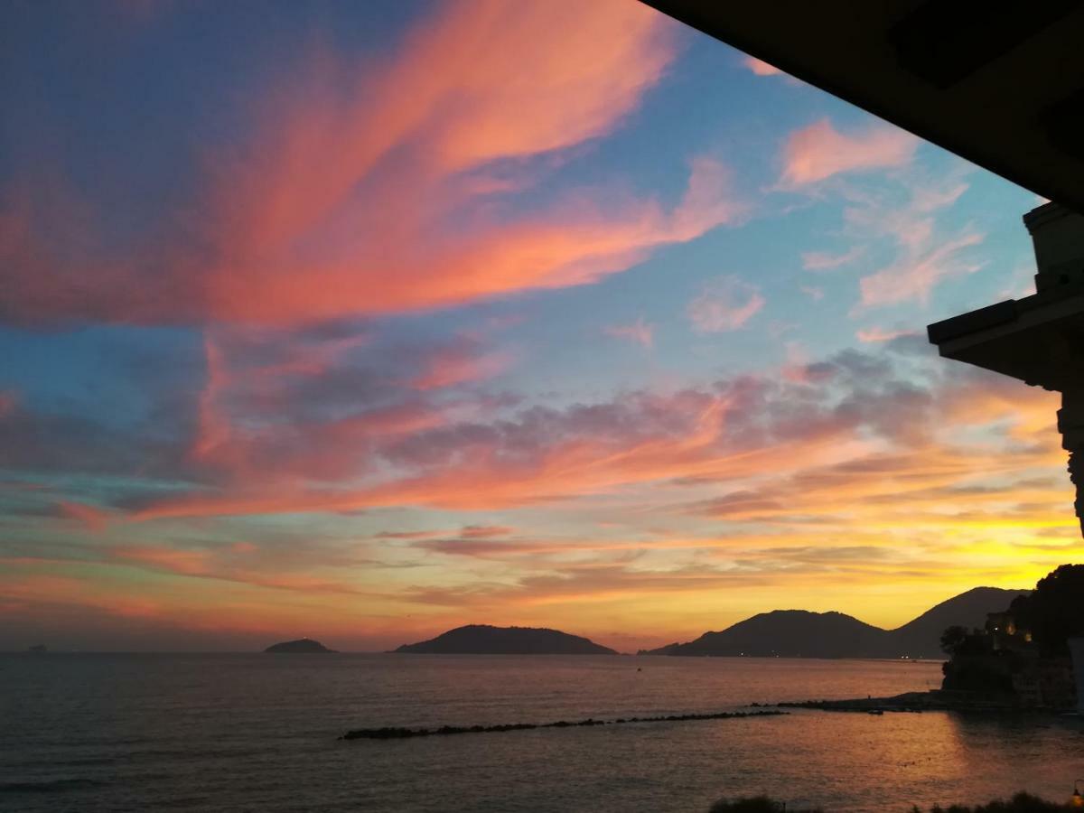 レーリチIl Faro Dei Poetiアパートメント エクステリア 写真